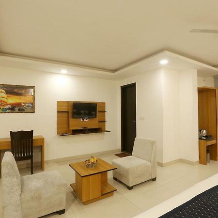 The Atlantes Suite Near Delhi Airport 新德里 外观 照片
