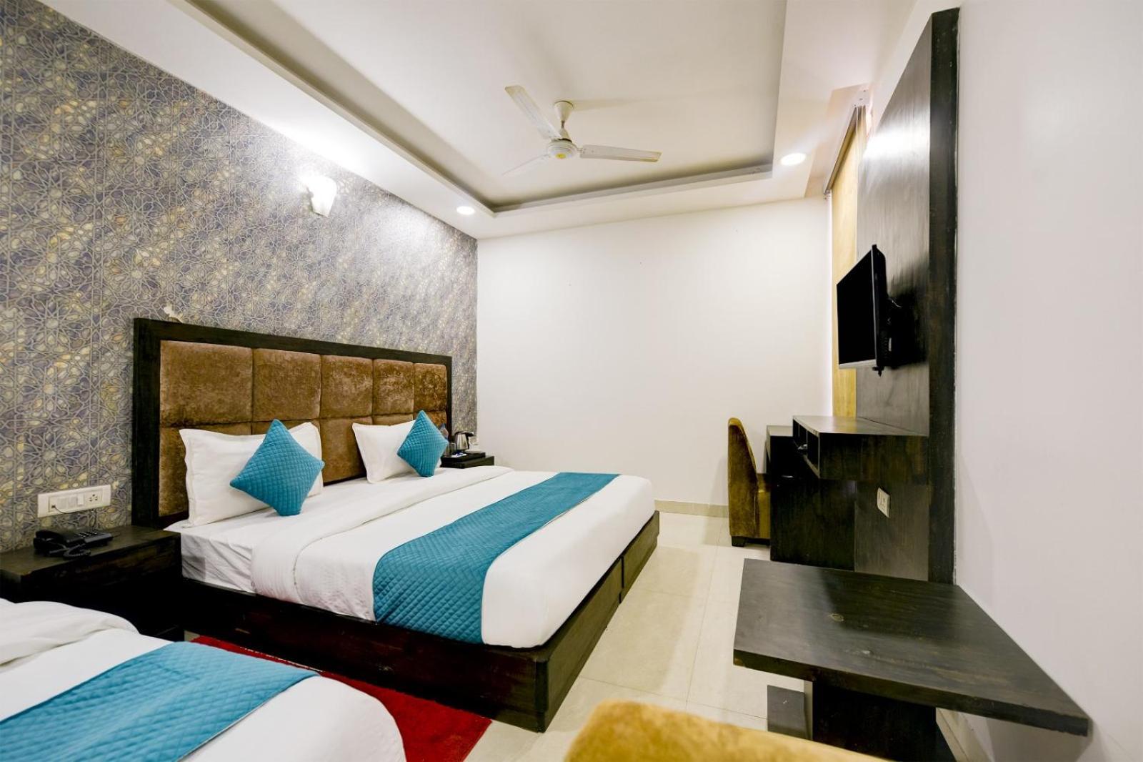 The Atlantes Suite Near Delhi Airport 新德里 外观 照片
