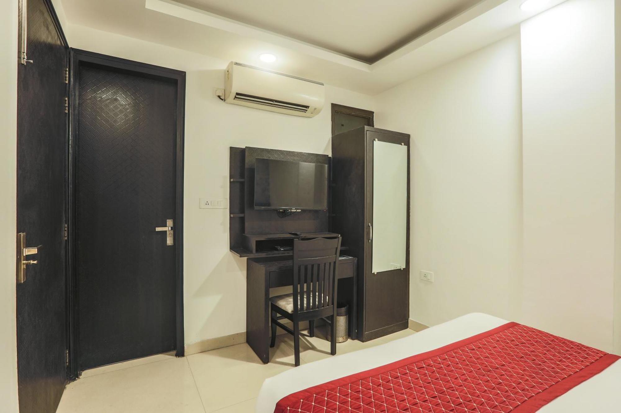 The Atlantes Suite Near Delhi Airport 新德里 外观 照片